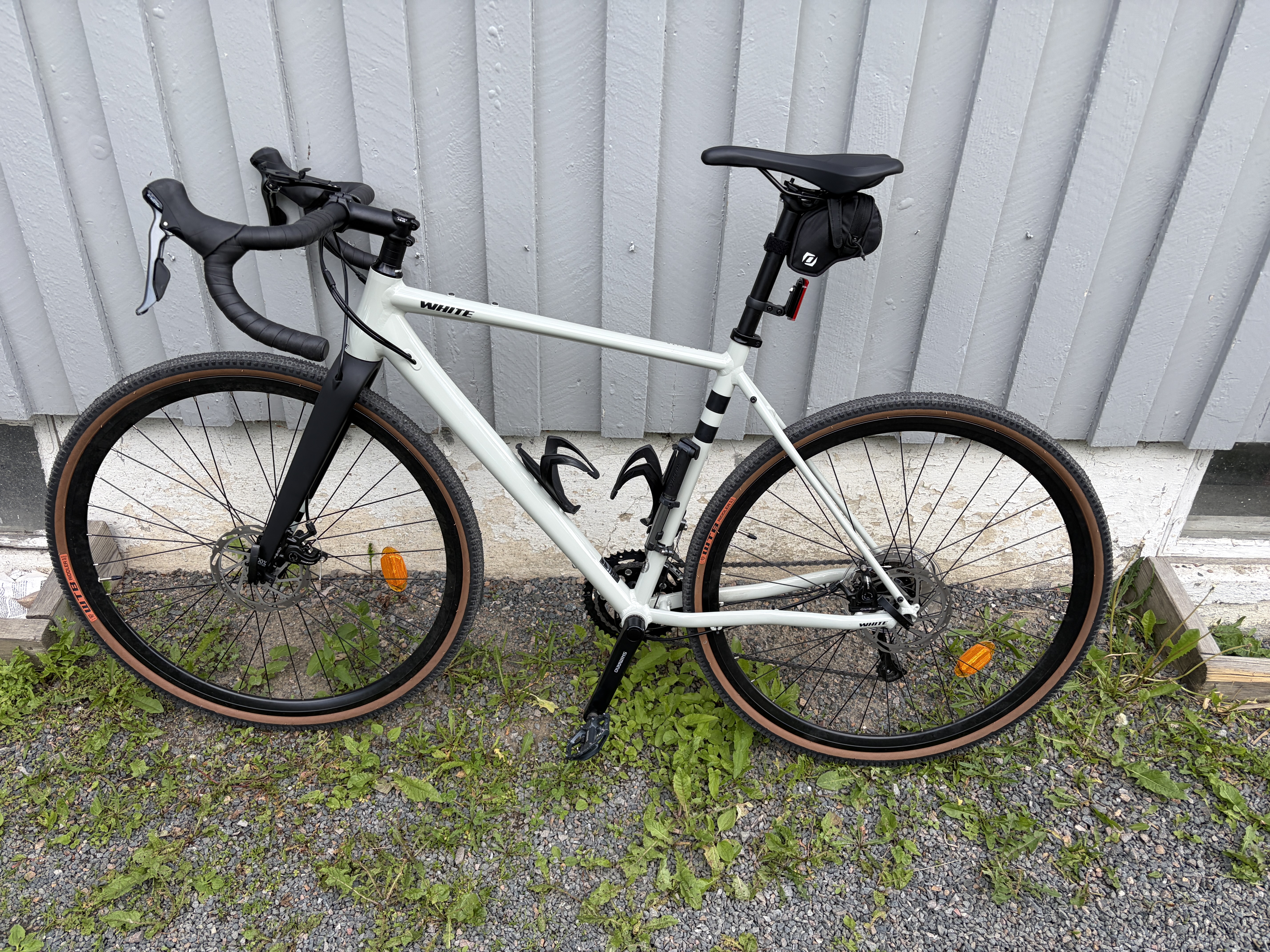 White gx gravelsykkel