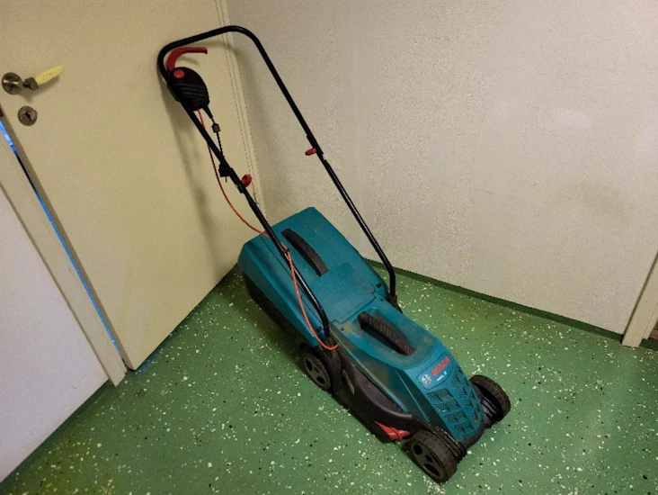 Elektronisk gräsklippare bosch rotak 32