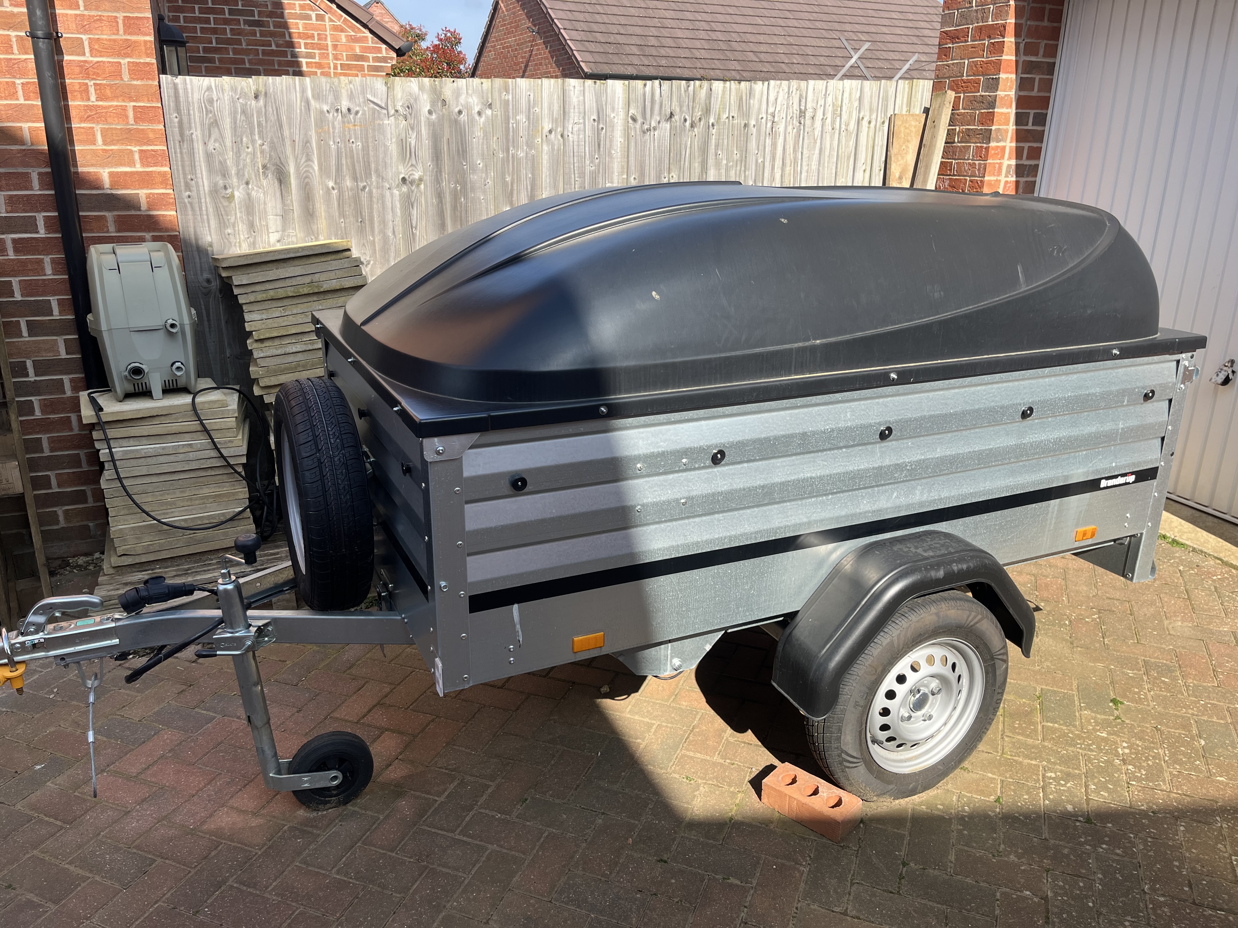 Brenderup 1205xl trailer with abs lid and jockey wheel - perfect for camping 