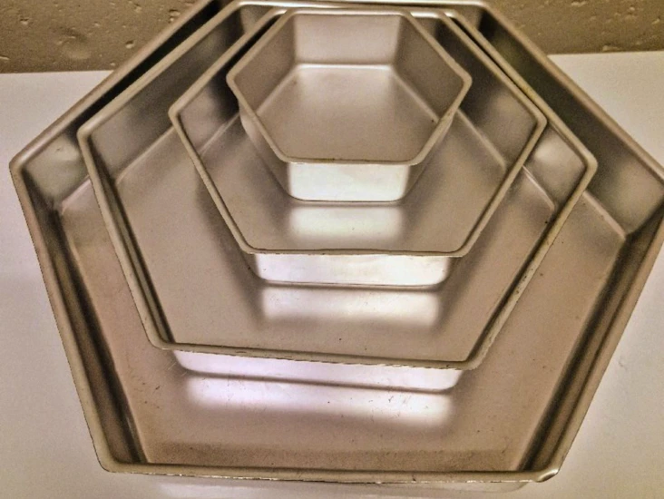 Kakeformer, sett for flere etasjers kake