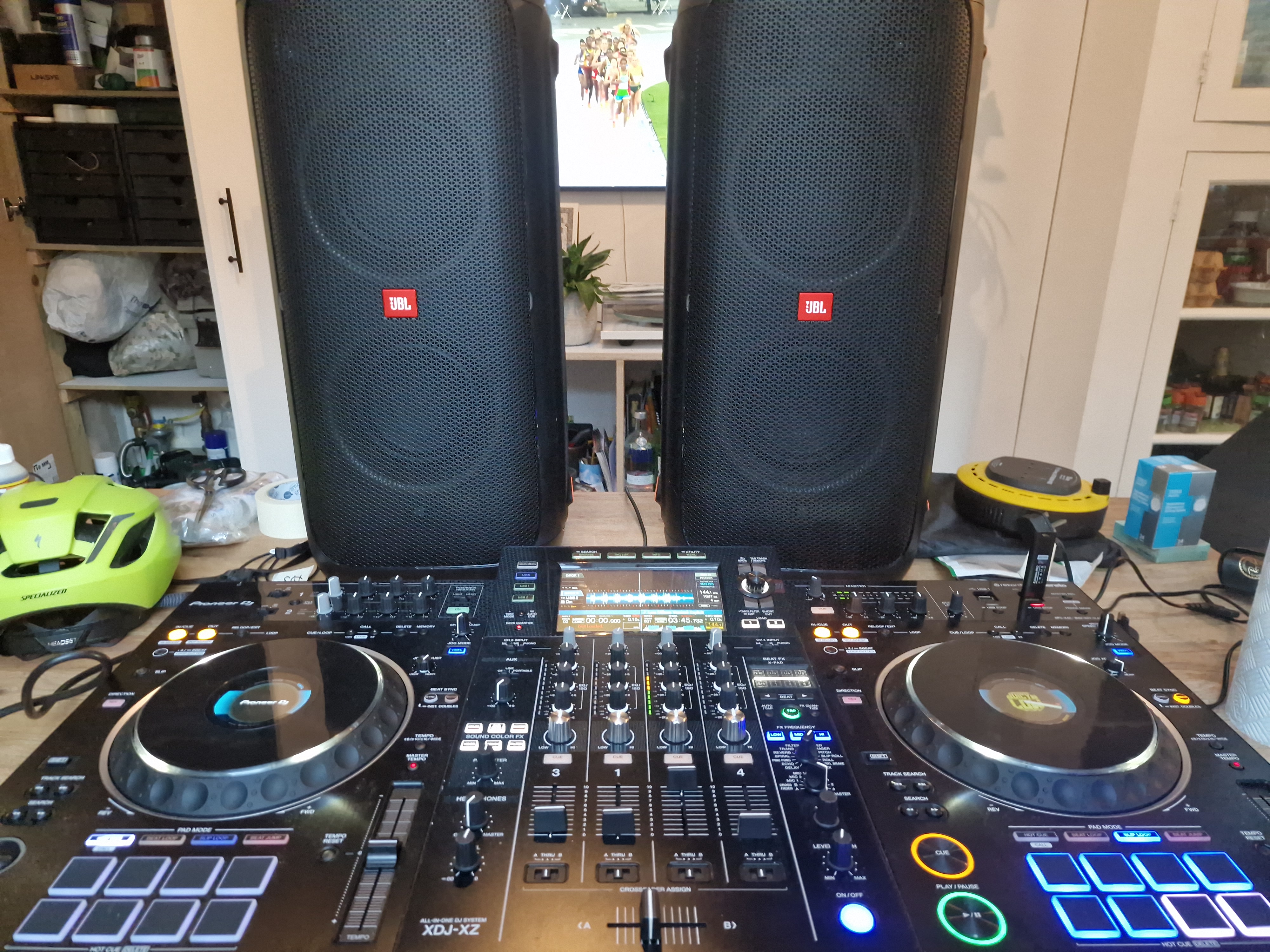 Pioneer xdj-xz with flight case 
