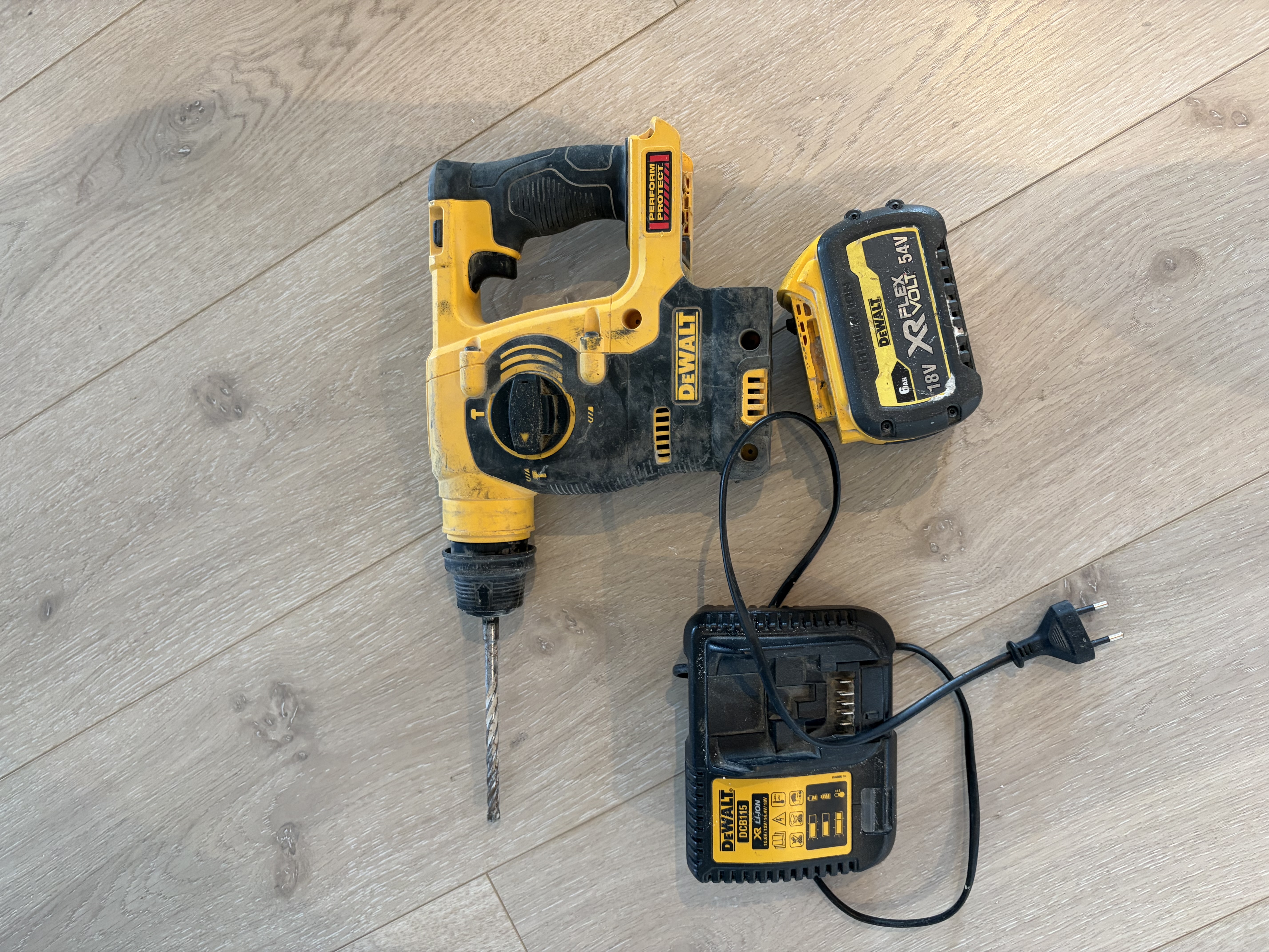 Dewalt 18v sds-plus borhammer med batteri og lader
