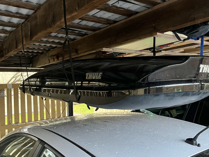 Molemmille puolille aukeava thule