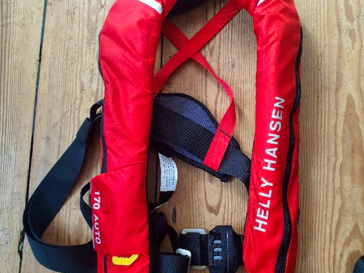 Helly hansen inshore uppblåsbar flytväst.