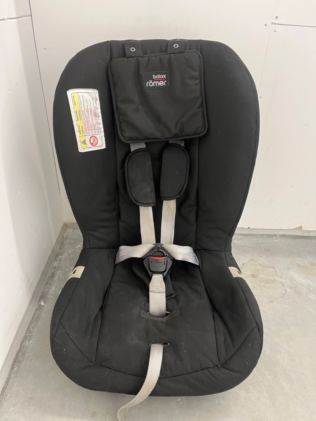 Bakåtvänd bilstol. resestol. britax römer 