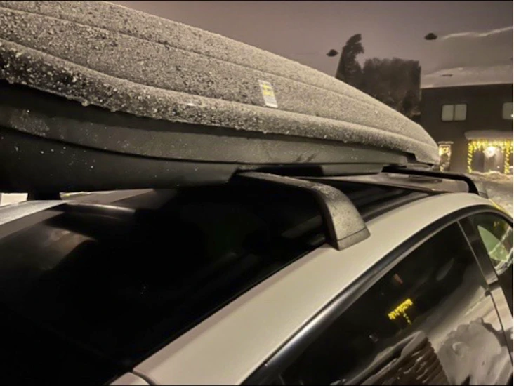 Tesla model y original takräcke