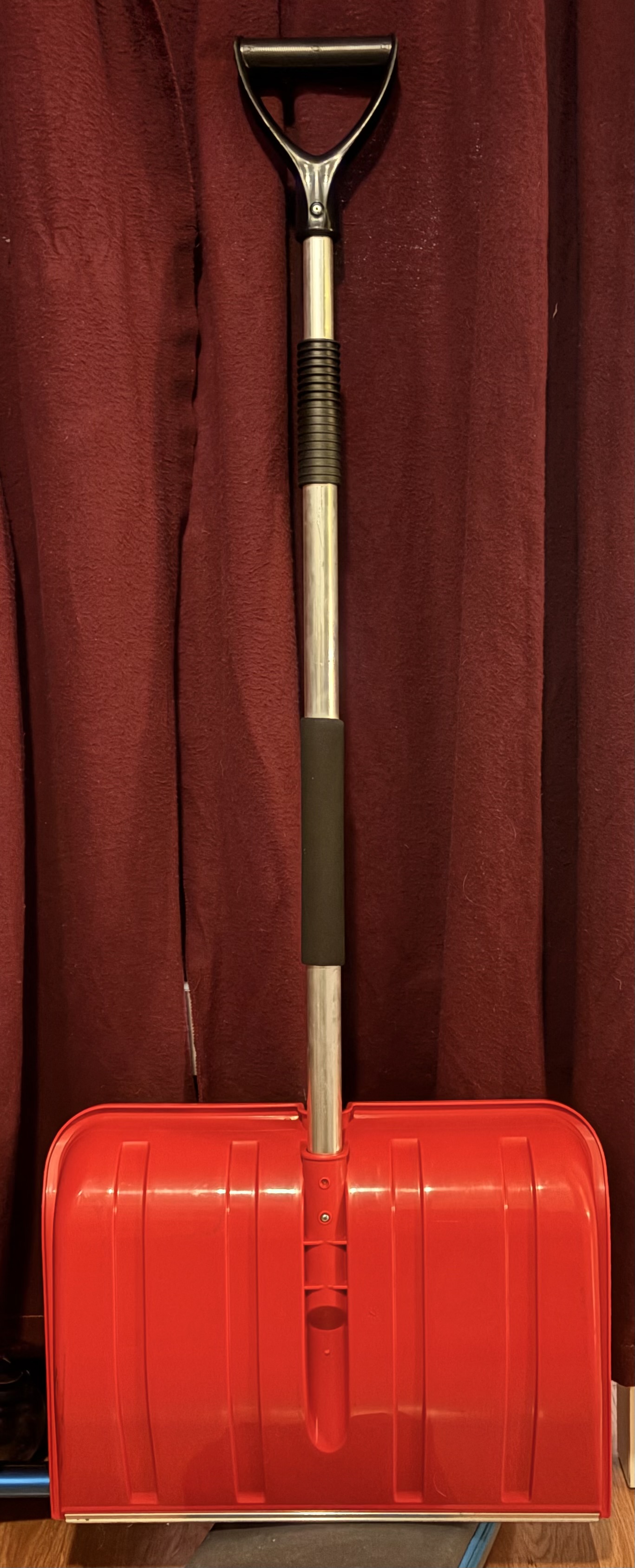 Snöskyffel med teleskopskaft