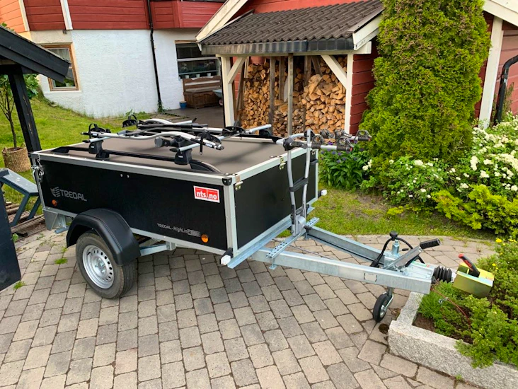 Tredal t-10-uch sportshenger med lokk