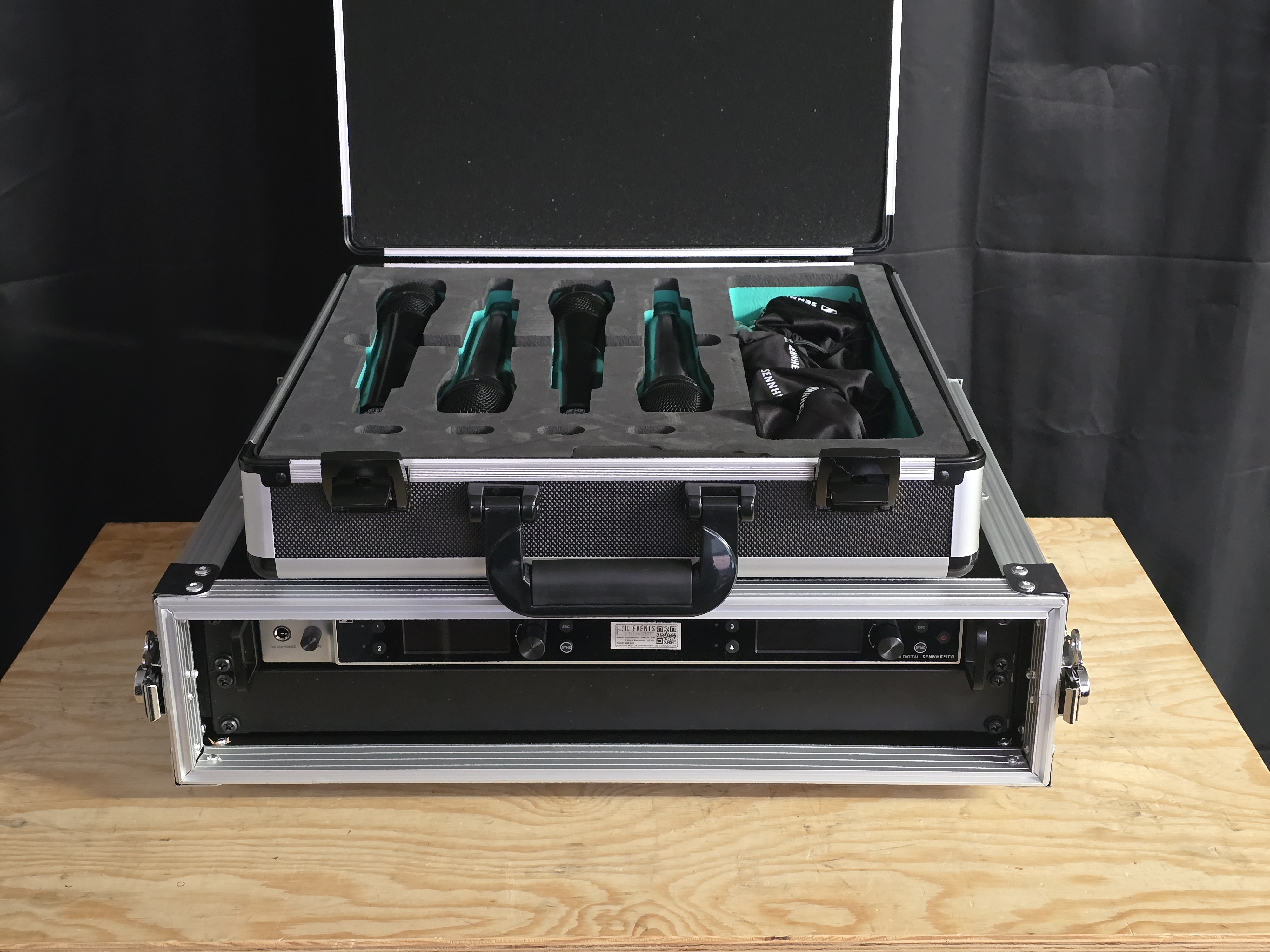 Sennheiser ew-dx quad digital wireless microphone system – 4 handhelds, s1-10
