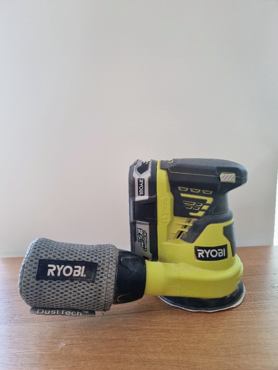 Ryobi sladdlös excenterslip r18ros