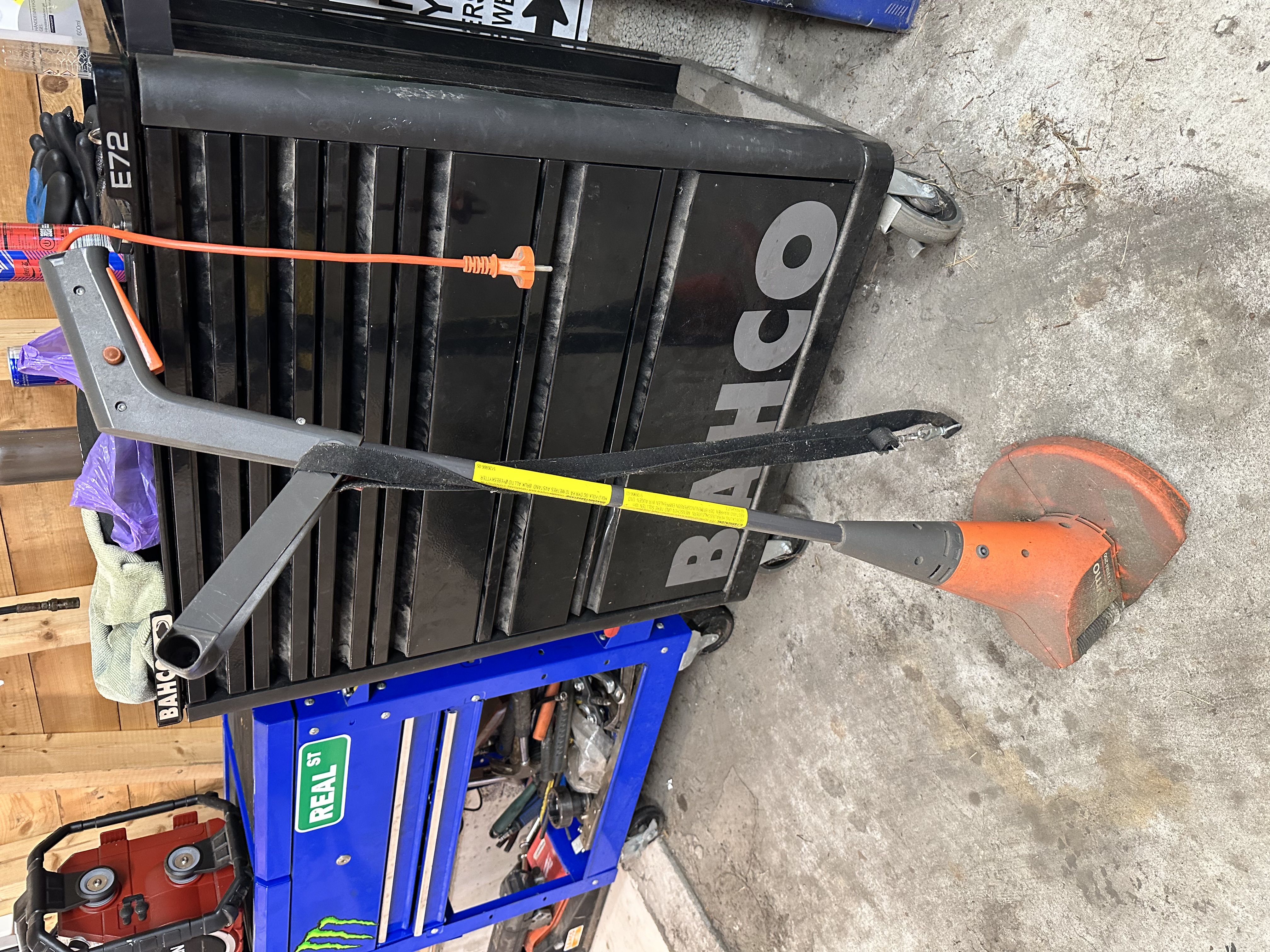 Kantklipper / gresstrimmer. elektrisk 