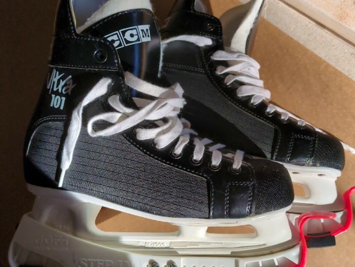 Ishockeyskridskor strl 42