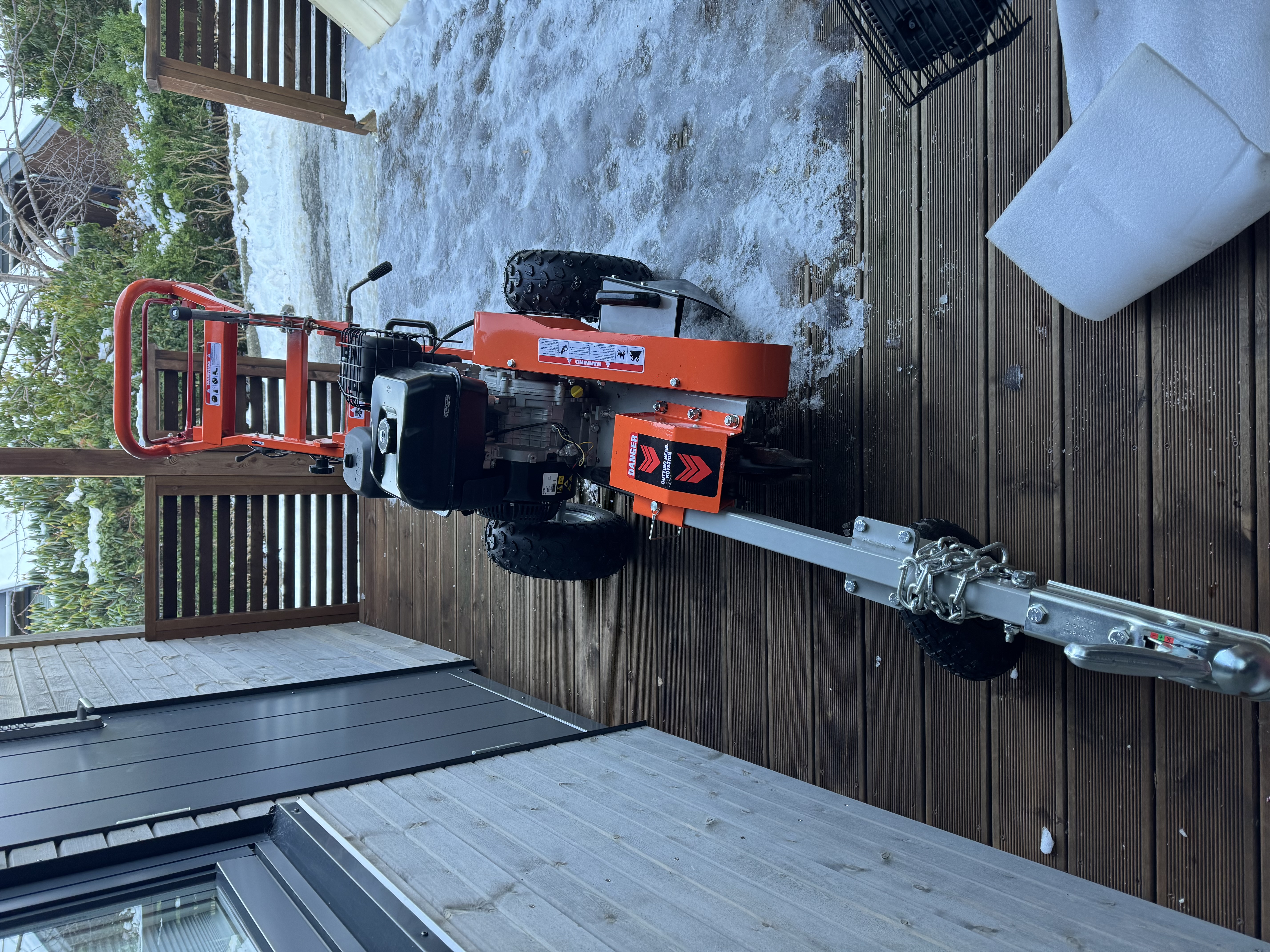 Kraftig stubbefres til leie – effektiv, enkel og tidsbesparende