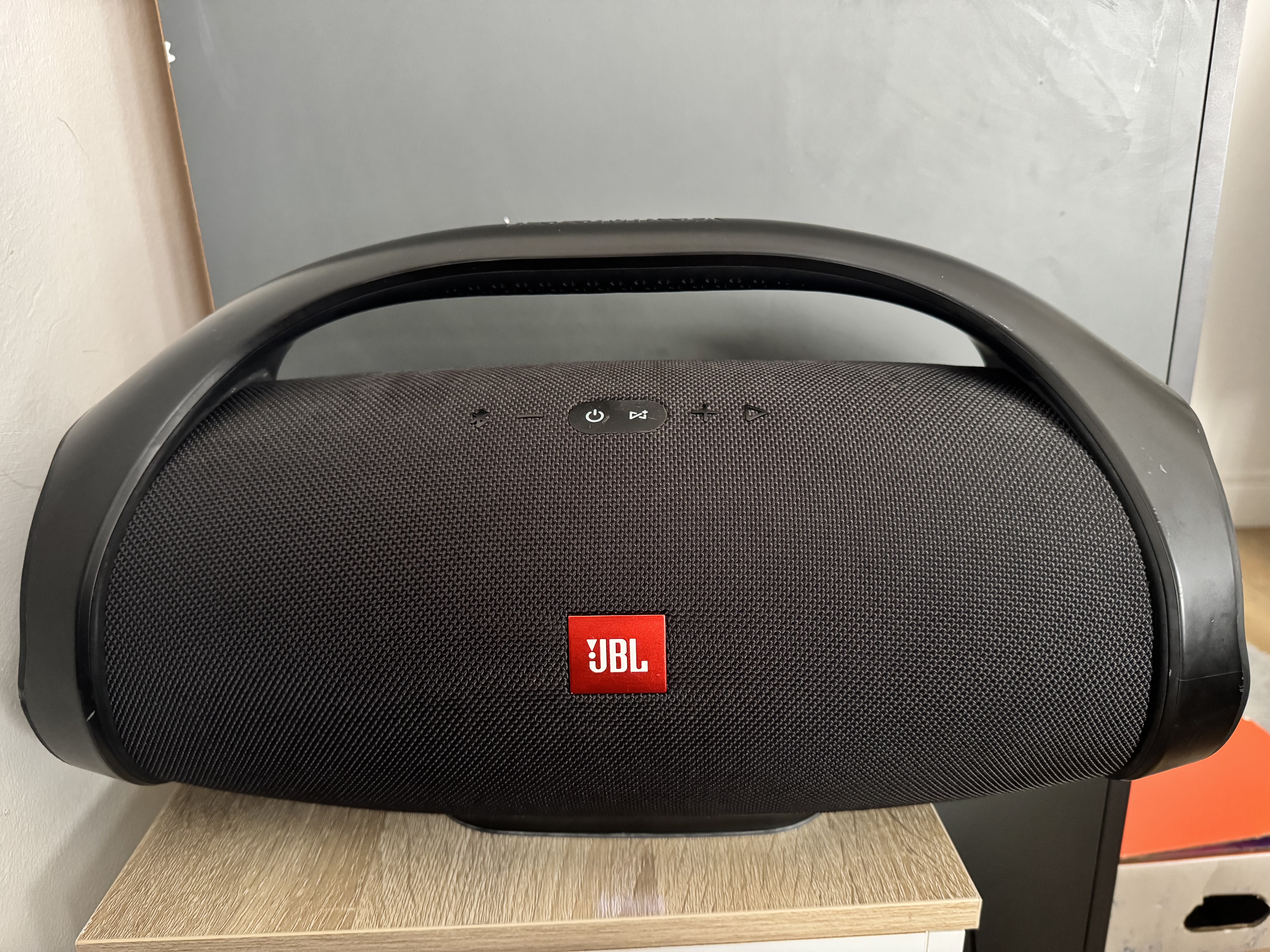 Jbl boombox