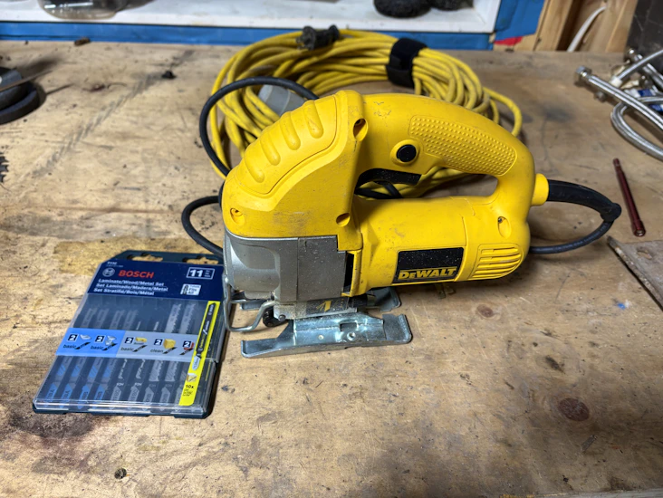 dewalt corded jigsaw + bosch blade set + extension cord