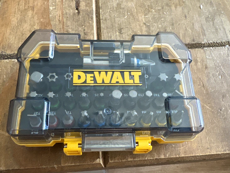 🪛 dewalt 32-piece magnetic screwdriver bit set – diy & trade tool hire