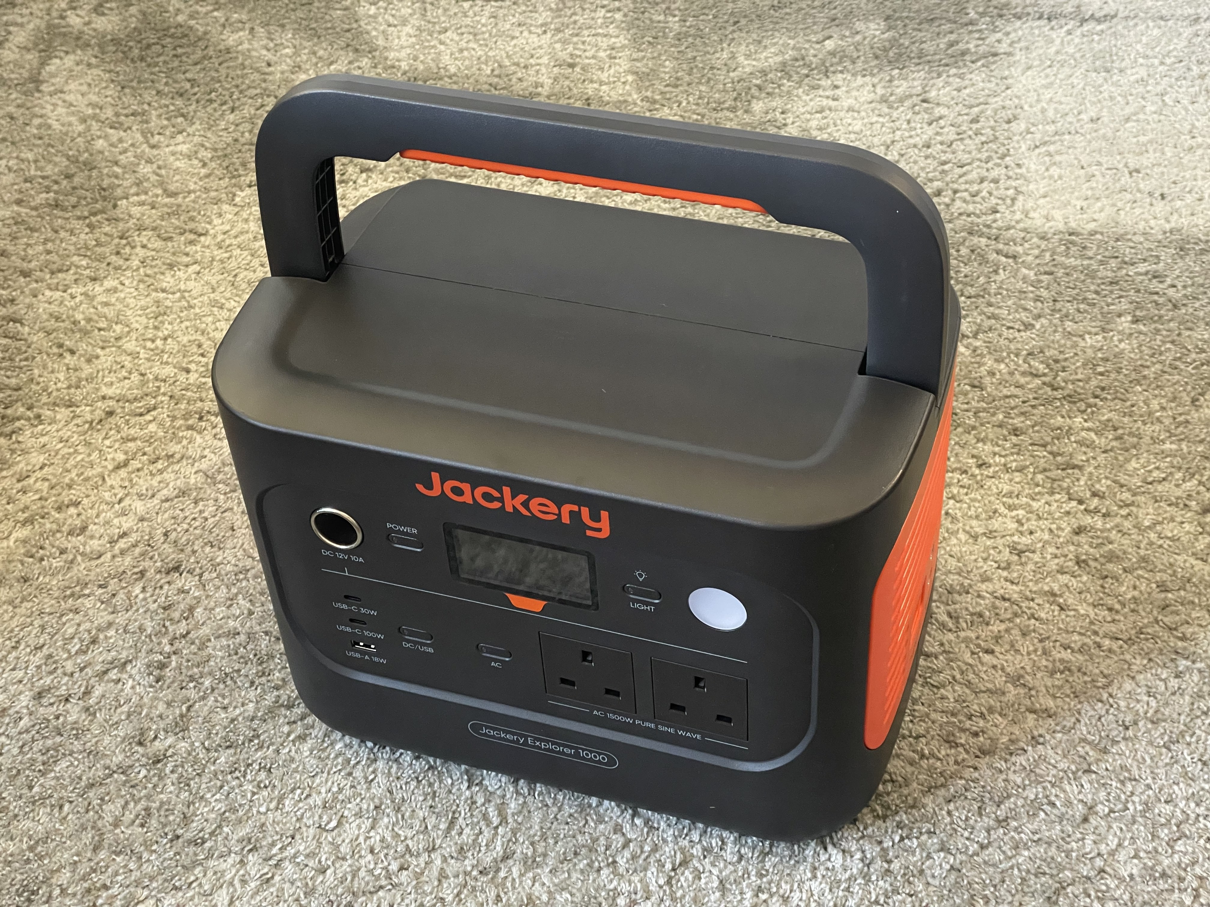 Jackery explorer 1000 v2 portable power station (1070wh / 1500w)