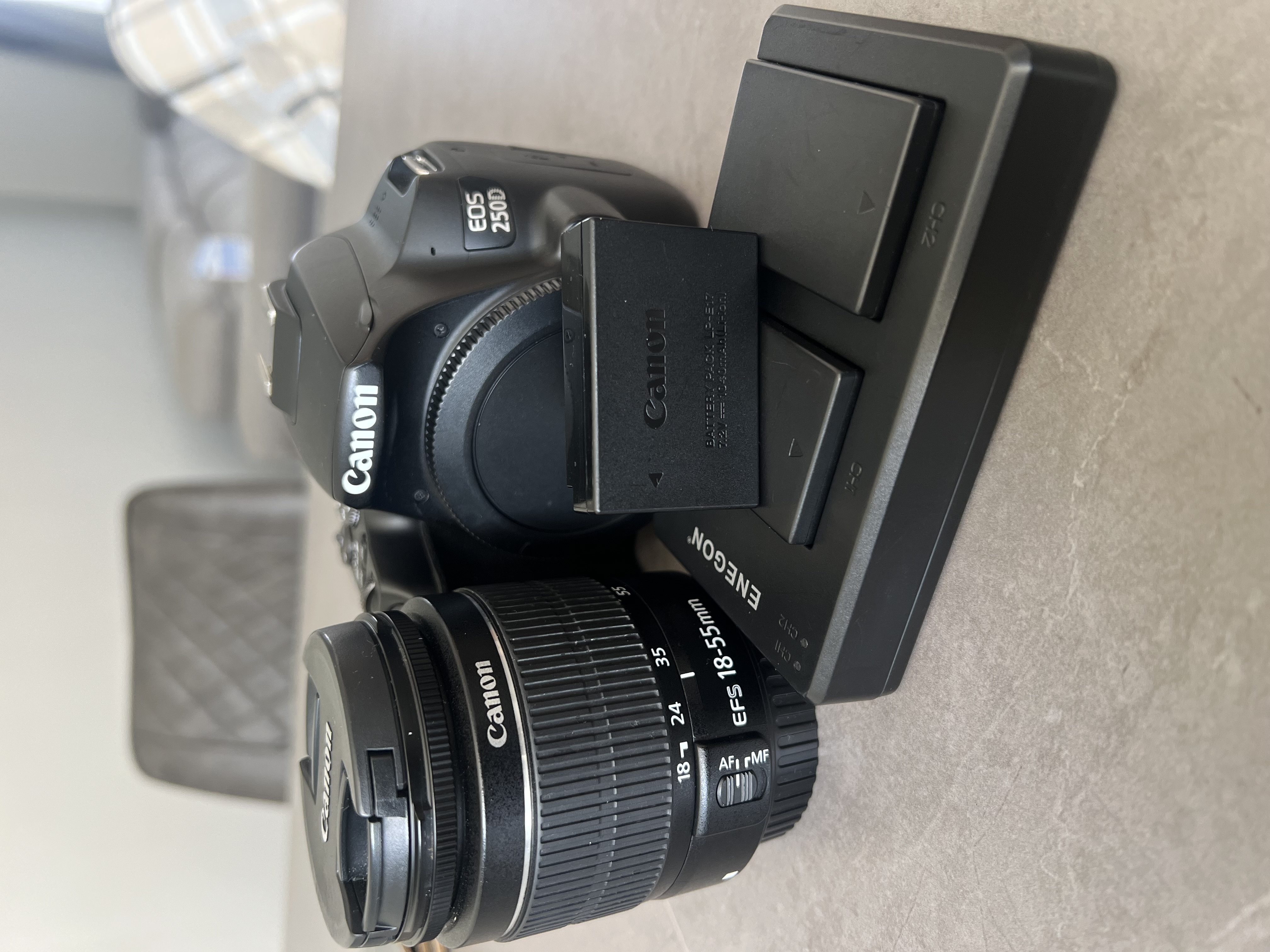 Canon 250d & ef-s 18–55mm 