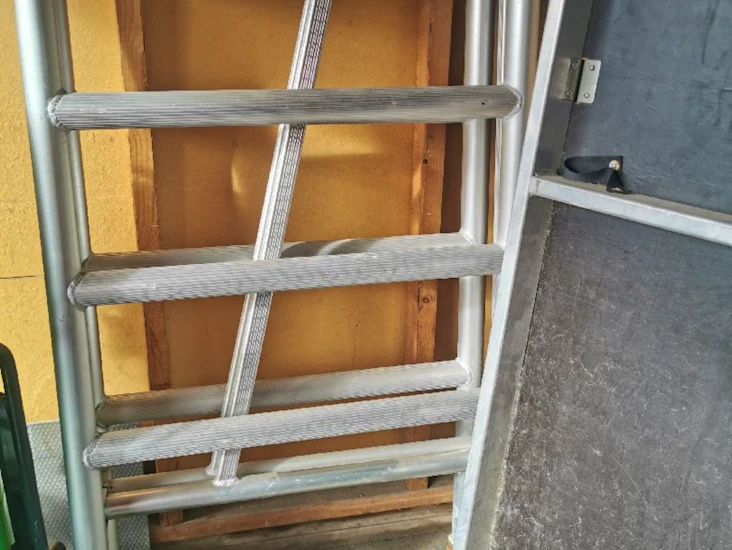 En høyde rullestillase