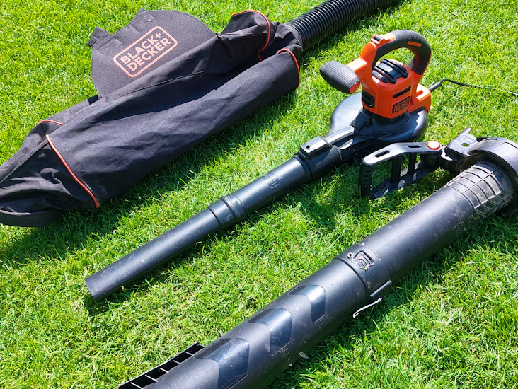 Kraftfull lövblås/sug med uppsamlare