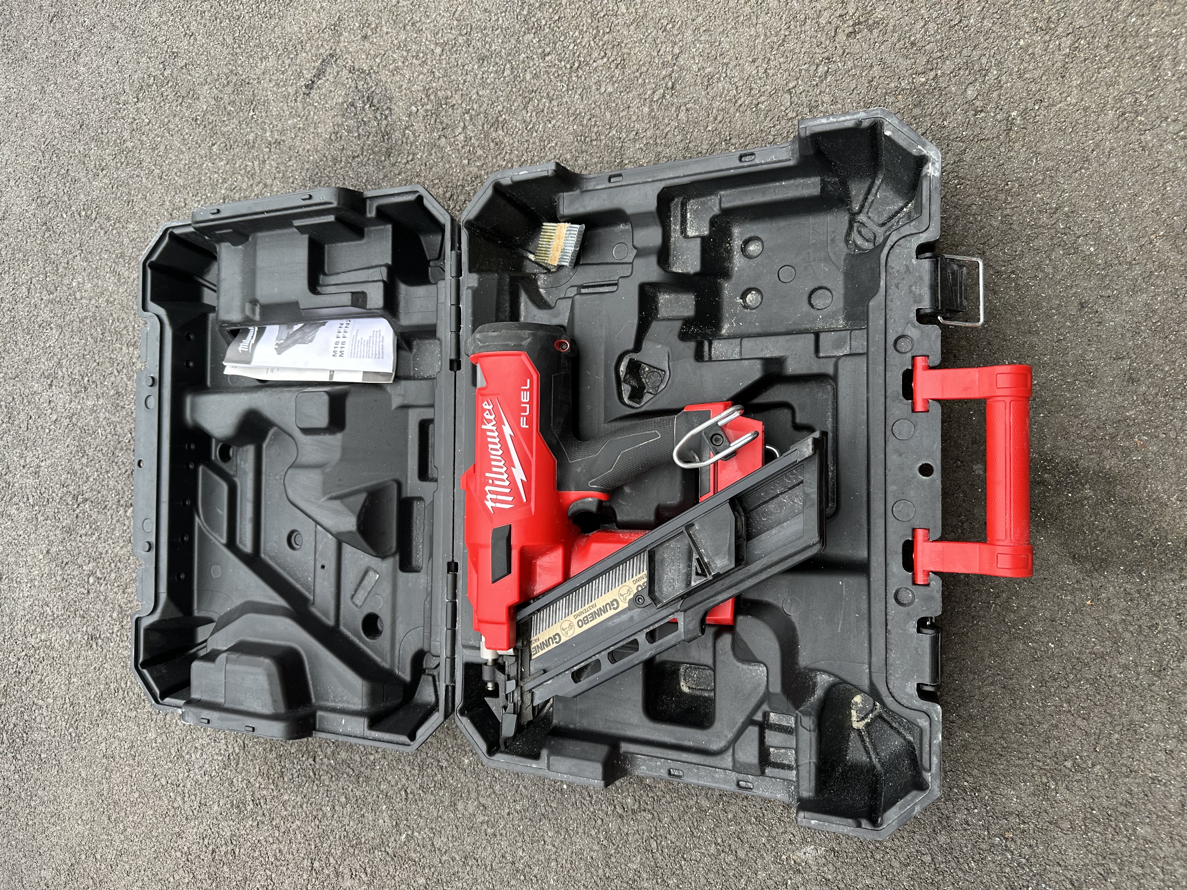 Milwake spikpistol 4”