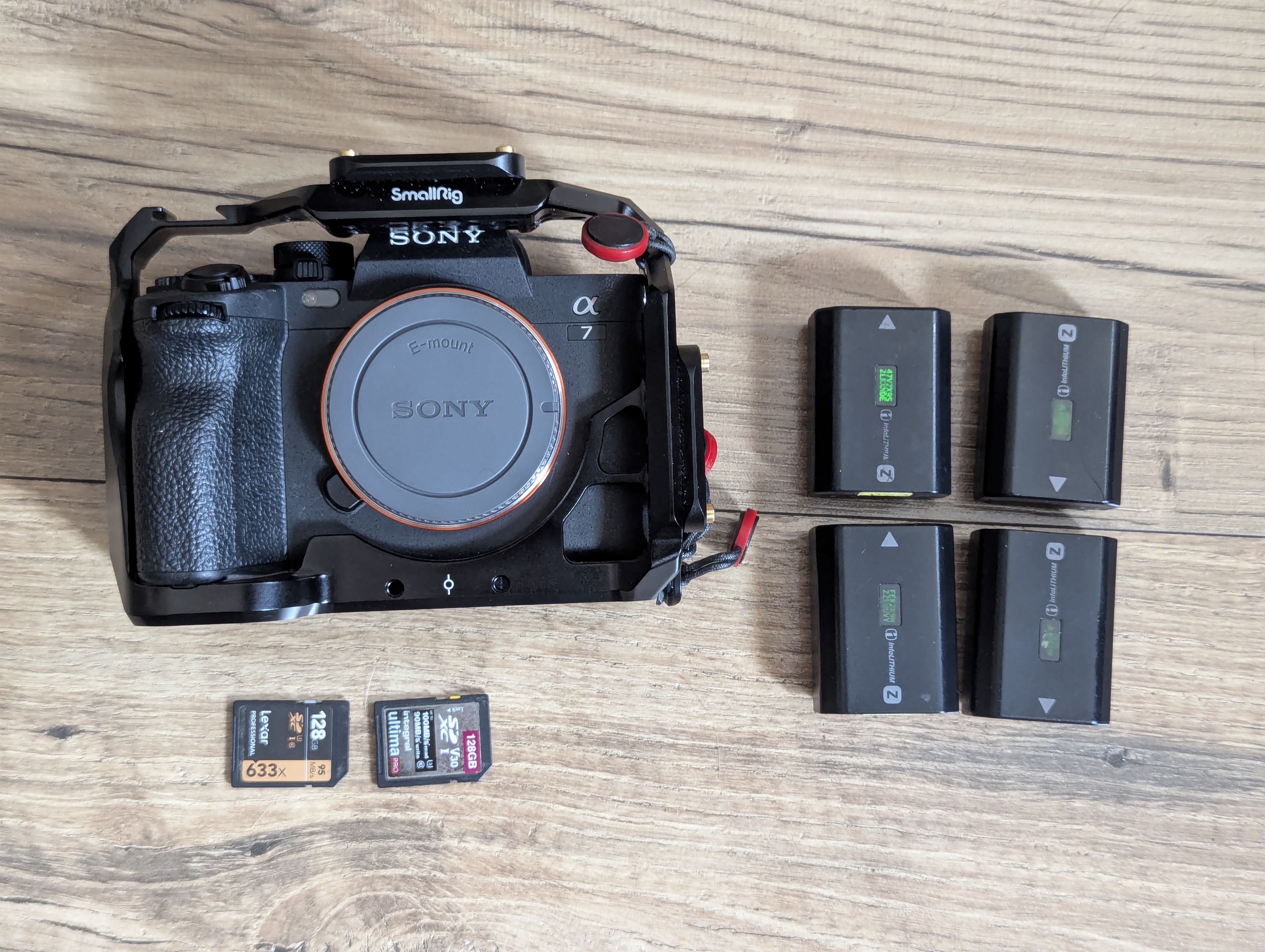 Sony a7iv + 2 cards & 4extra batteries 