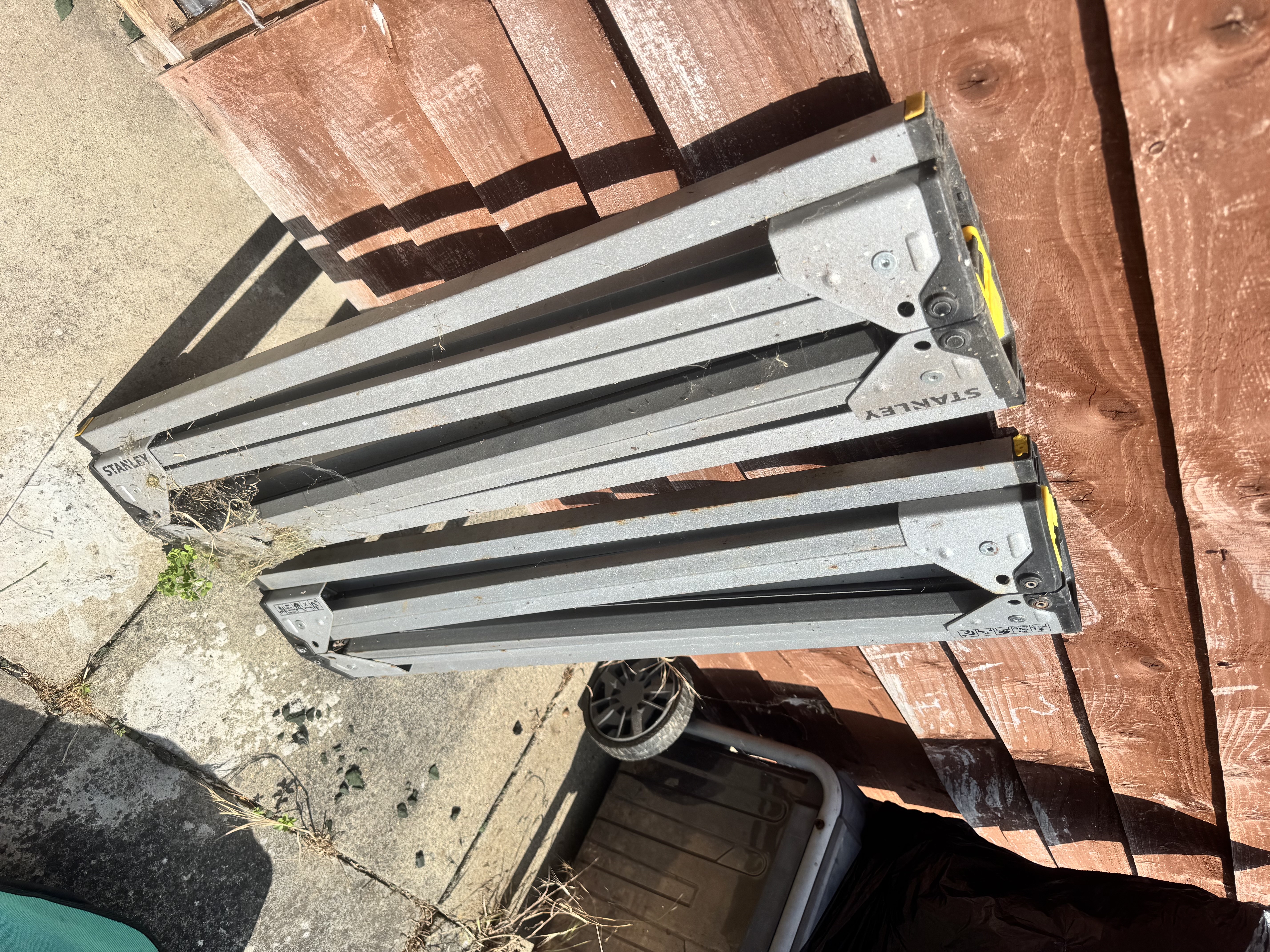 Stanley essential metal saw horse x2 