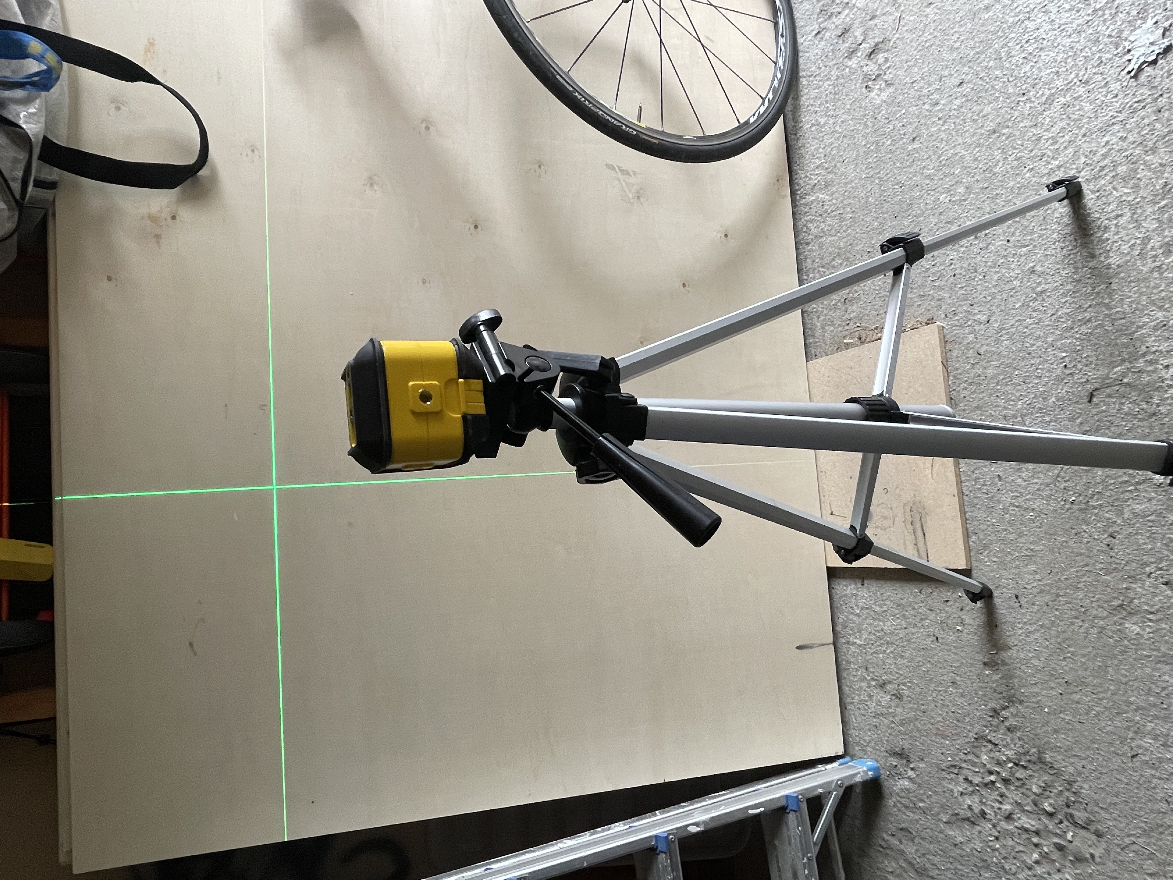 Stanley cubix krysslaser