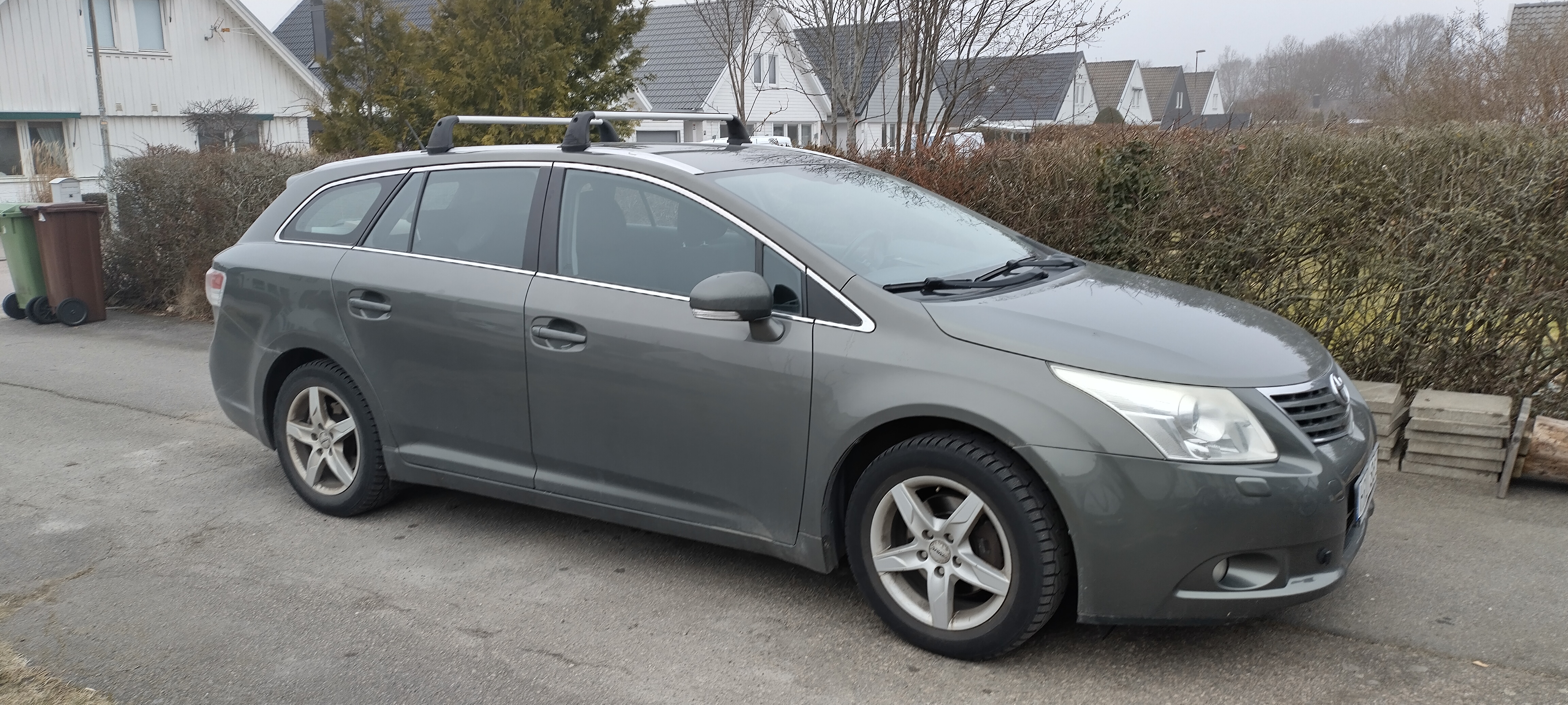 Ekonomisk toyota avensis kombi