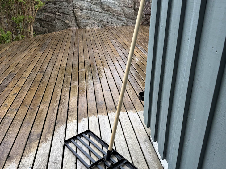 Dressraka för en jämn gräsmatta