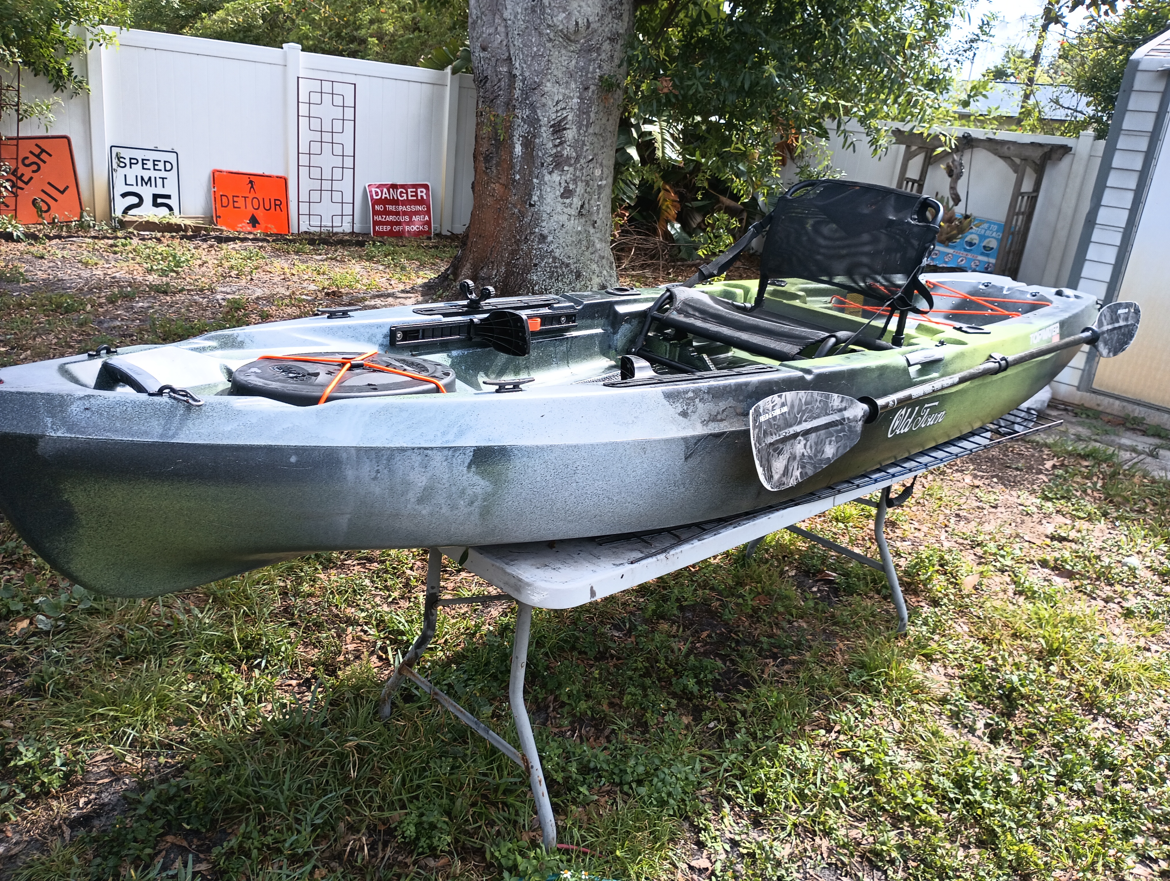 Fishing kayak 