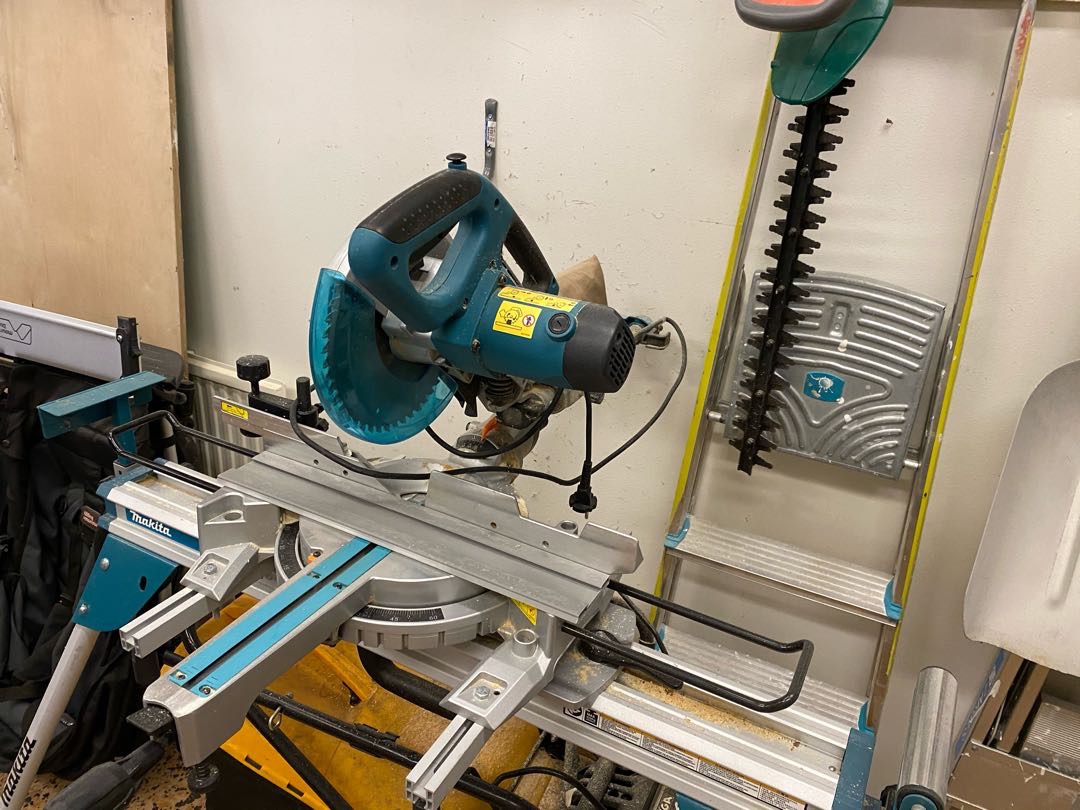 Makitas fina kap och gersåg