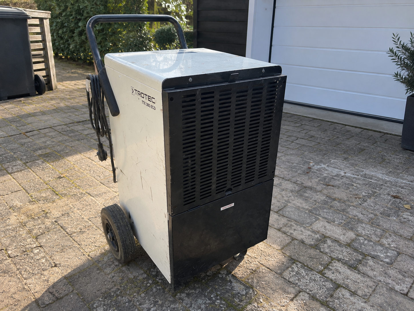 Kraftig byggeaffugter trotec ttk 380 eco – 80 l/døgn