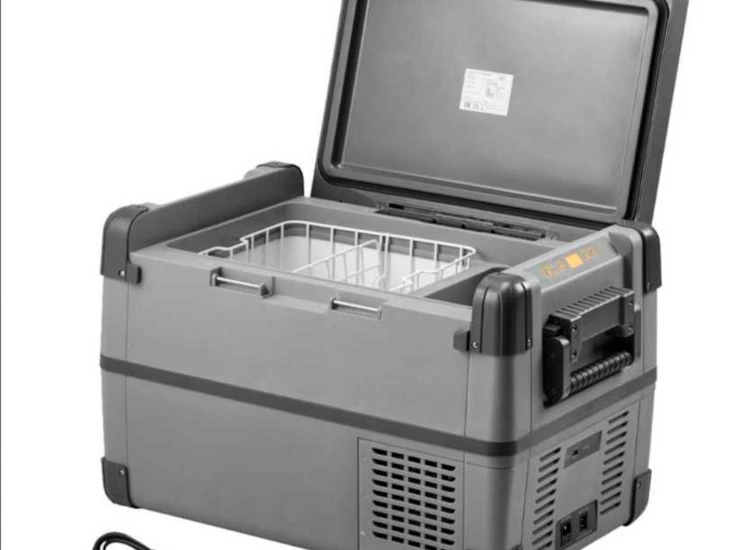 Effektiv kompressordriven frys och kylbox