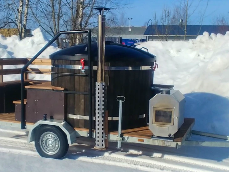 Terassilla varustettu palju 6-8 henkilölle