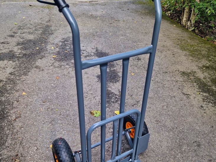 Vuokrataan tukevat nokkakärryt