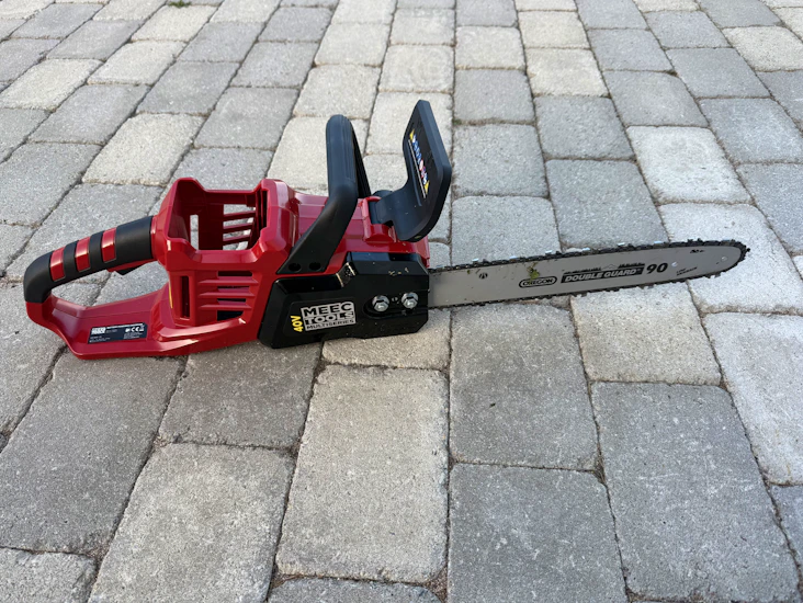 Batteridriven kedjesåg 40 v 14"/36 cm