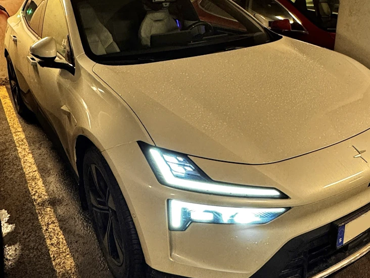 Takräck - thule wingbar edge black för polestar 4