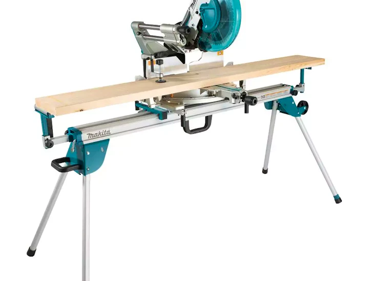 Profesjonell kapp-og gjærsag fra makita med sagbord