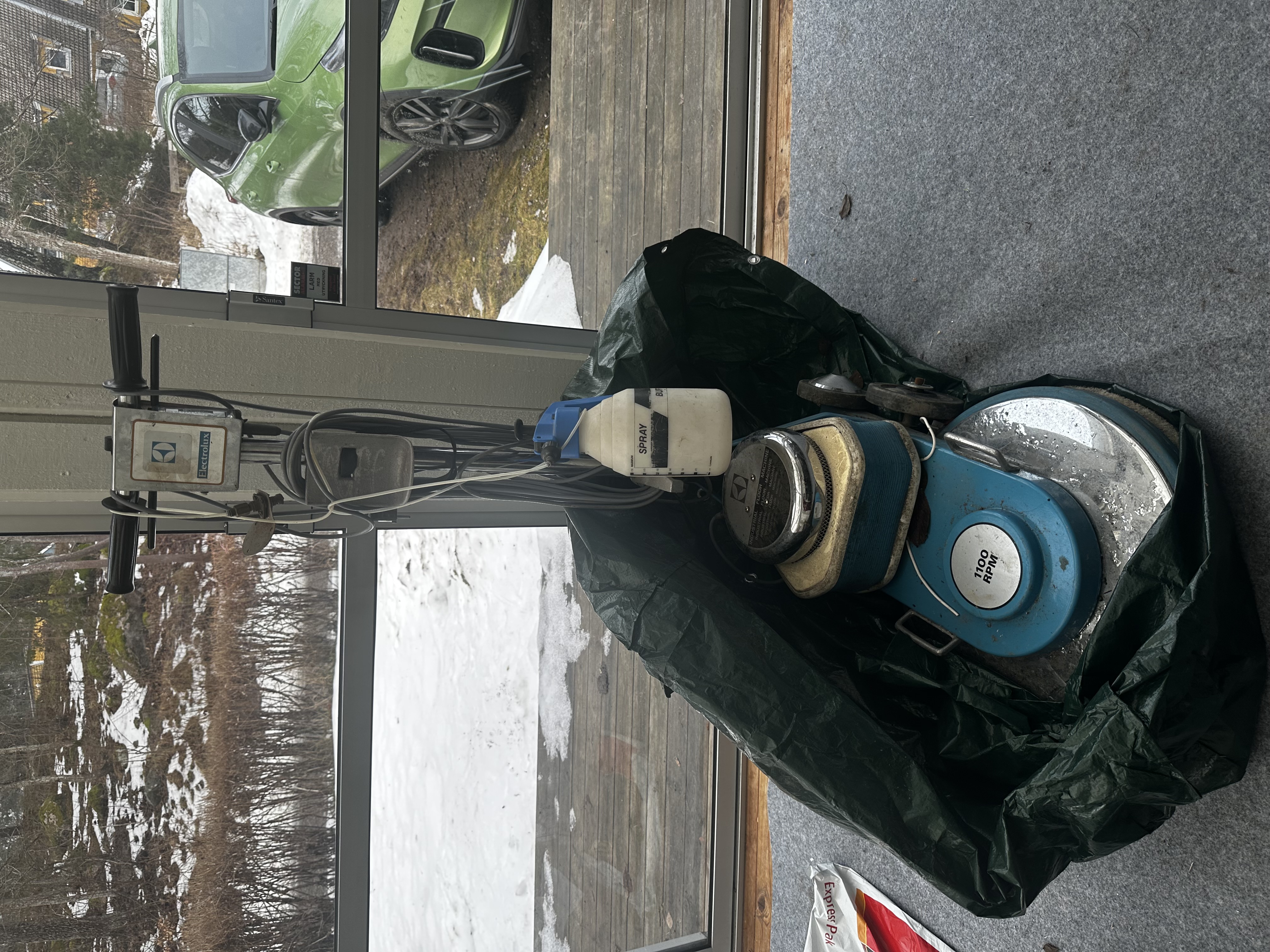 Golvpolermaskin / floor polisher – electrolux