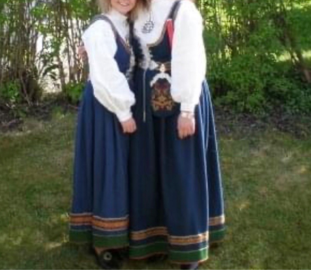 Blå vestfoldbunad 1932 modell