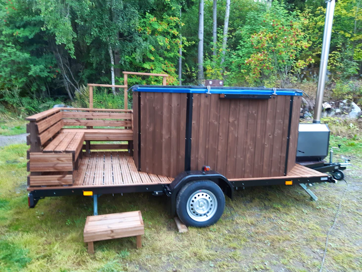 Vuokrataan paljukärry poreilla ja led-valoilla