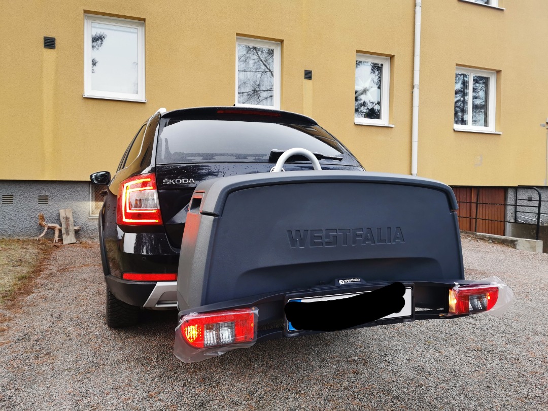 Westfalia combo: box + bike carrier