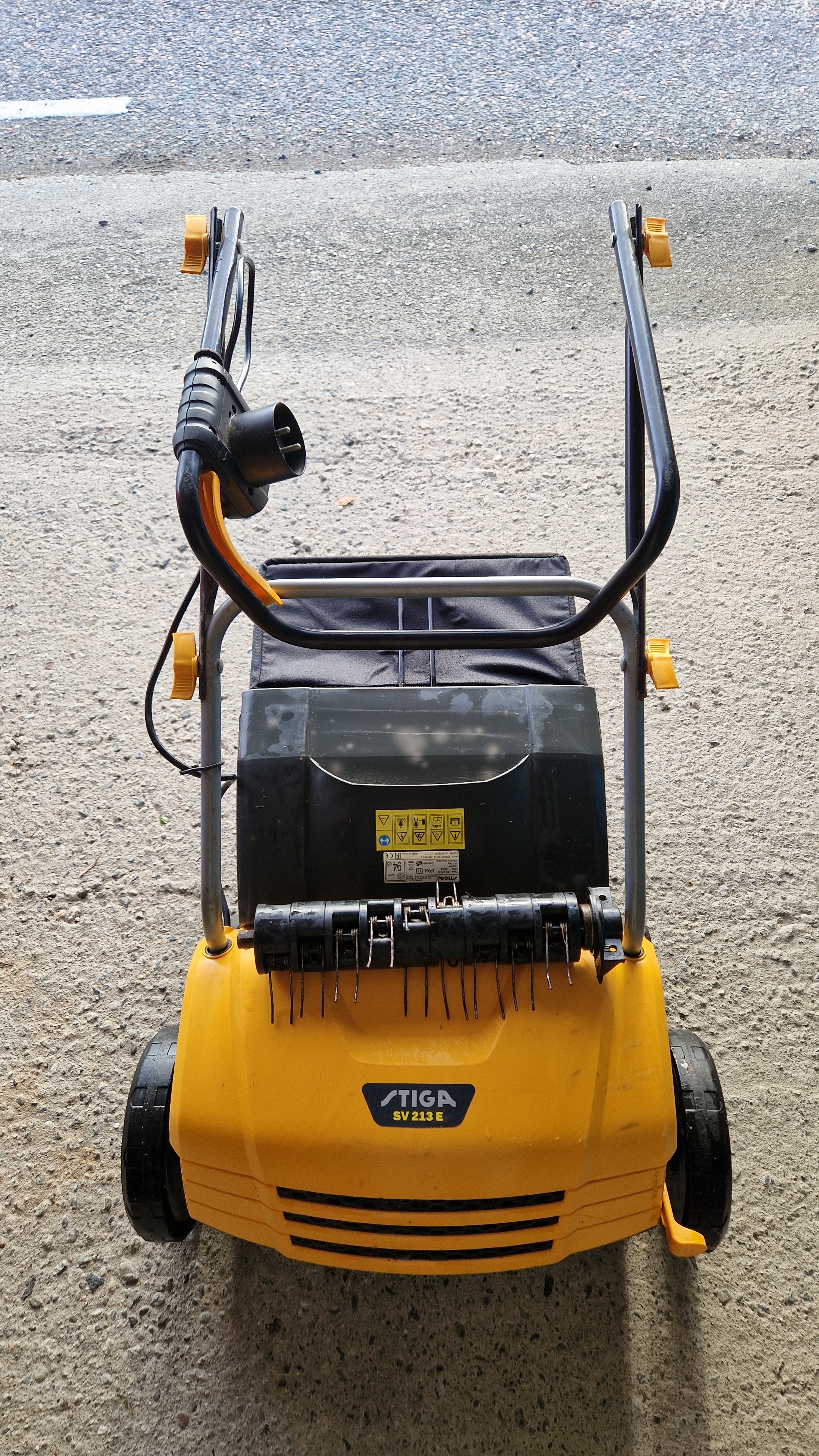 Stiga mosefjerner / vertikalskjærer / plenlufter