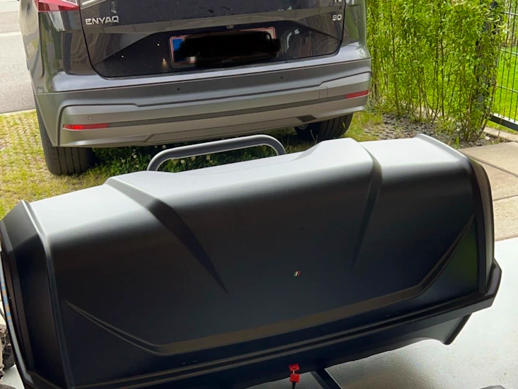 Bagageboks med vippefunktion og lås