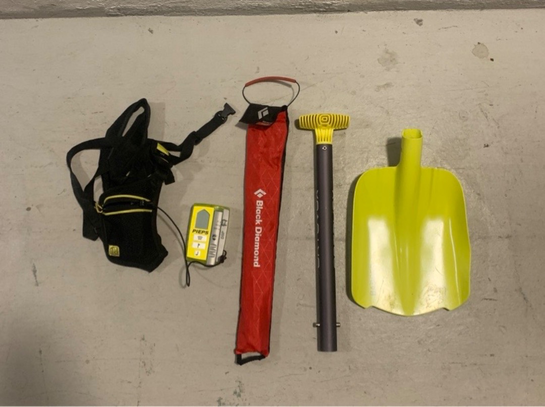 Lavinpaket med spade, transceiver och sond