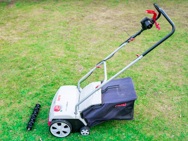 Extra bred vertikalskärare(även mossrivare)