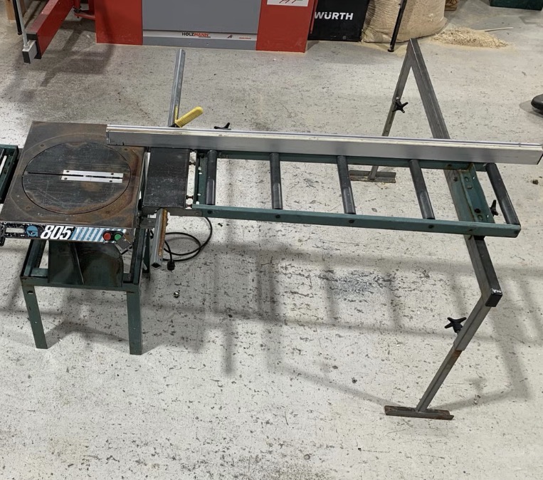 Gjerdesag 805 med rullebord.