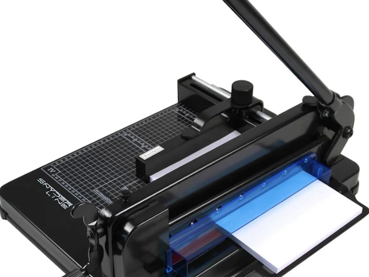 Pappersgiljotin, pappersskärare