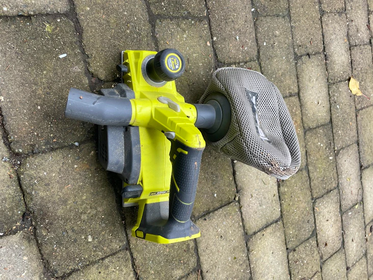 Batterielektrisk høvel